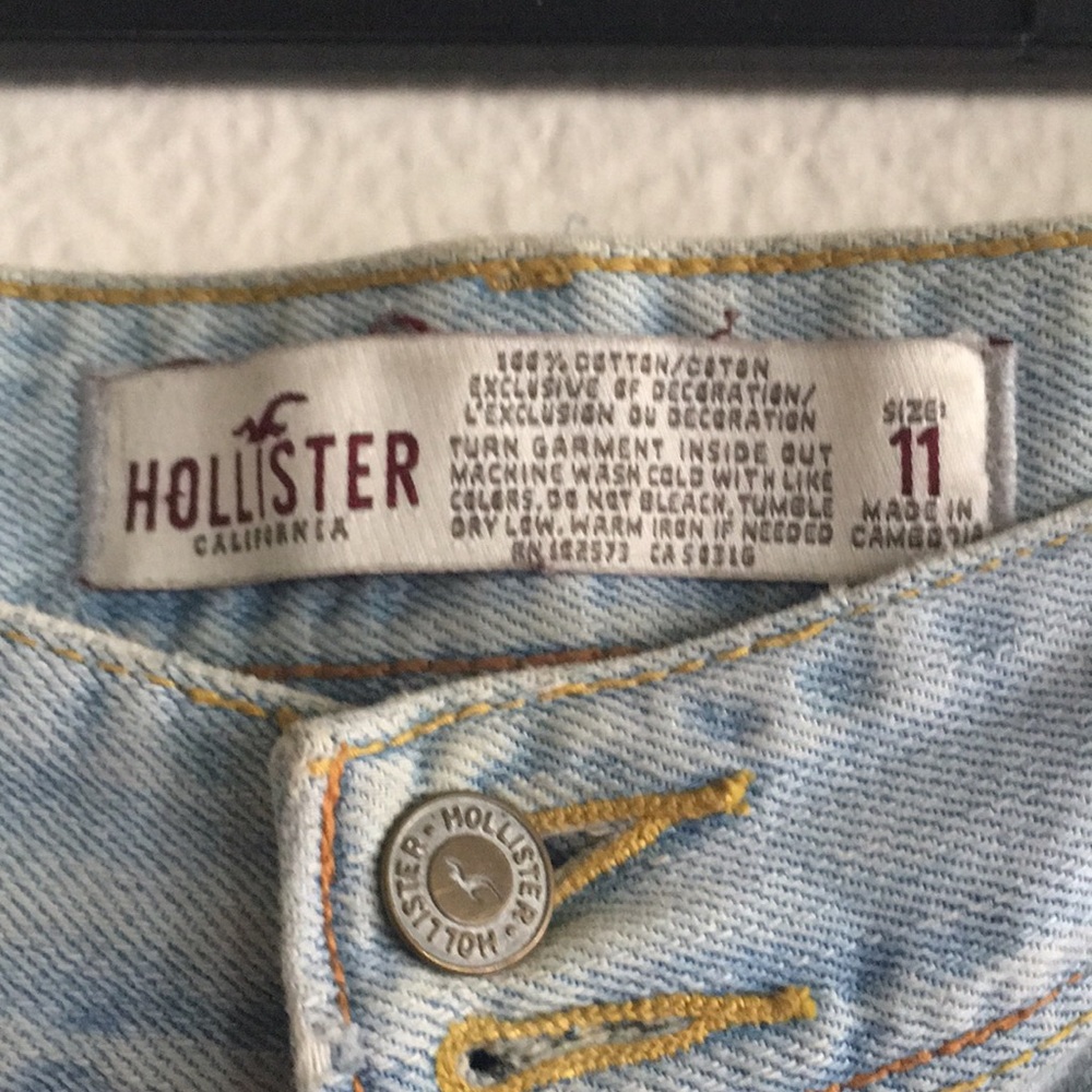 Hollister distressed shorts - Picture 2 of 3